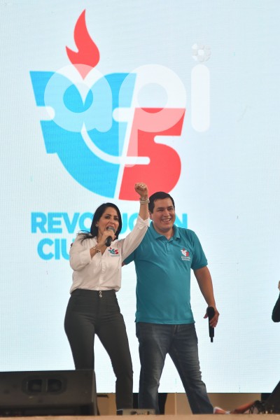 PORTOVIEJO-BINIOMIO-RC5-LUISA GONZALEZ-ANDRES ARAUZ