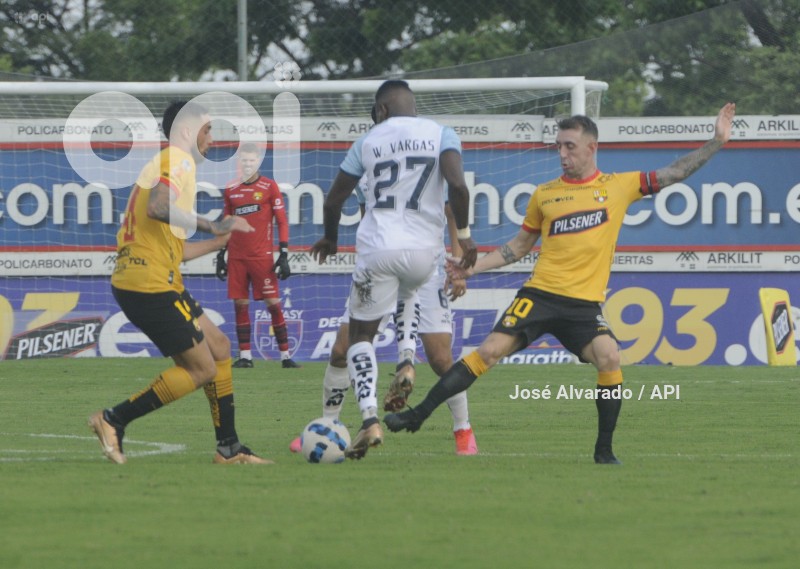 FBL-LIGAPROBET593-GUAYAQUILCITY-BARCELONA