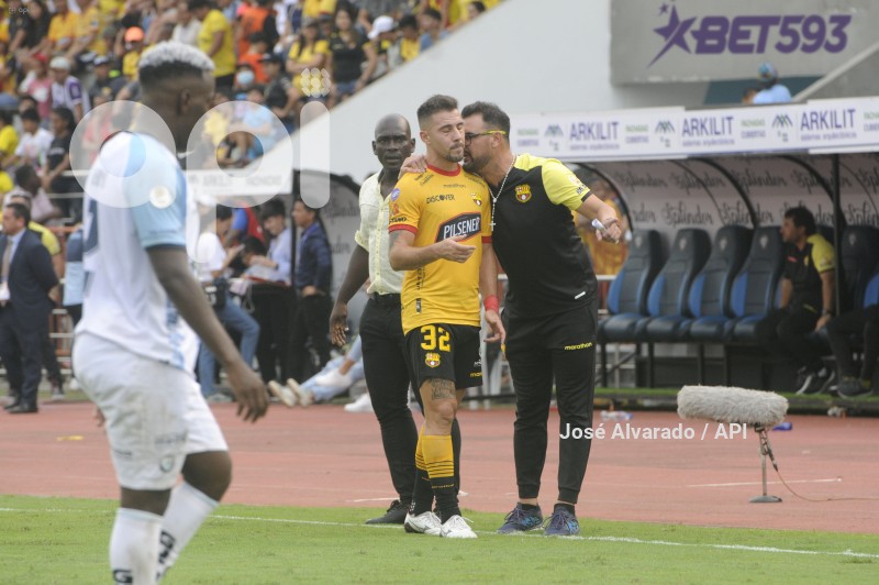 FBL-LIGAPROBET593-GUAYAQUILCITY-BARCELONA