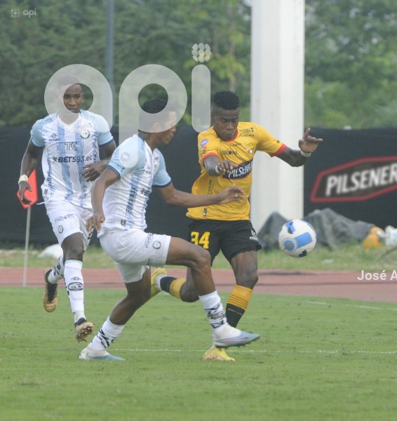 FBL-LIGAPROBET593-GUAYAQUILCITY-BARCELONA