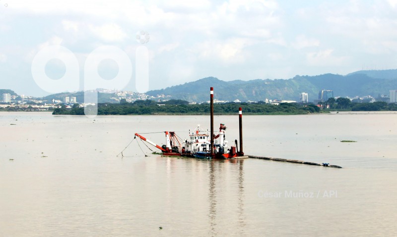 GYE-DRAGADO RIO GUAYAS