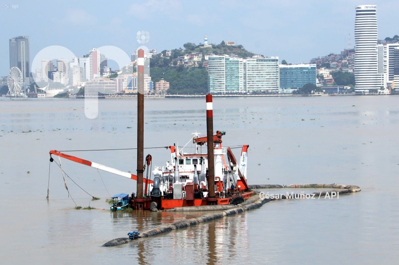 GYE-DRAGADO RIO GUAYAS