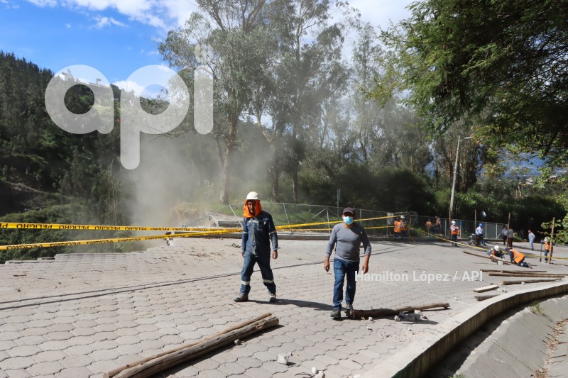UIO-DERRUMBE-VIA-GUAPULO-CUMBAYÁ