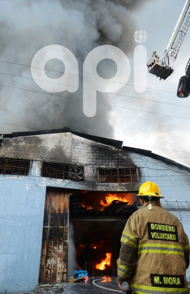 GYE-INCENDIO BODEGAS