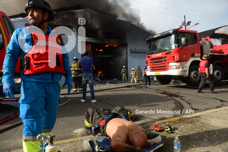 GYE-INCENDIO BODEGAS