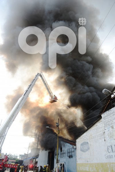 GYE-INCENDIO BODEGAS