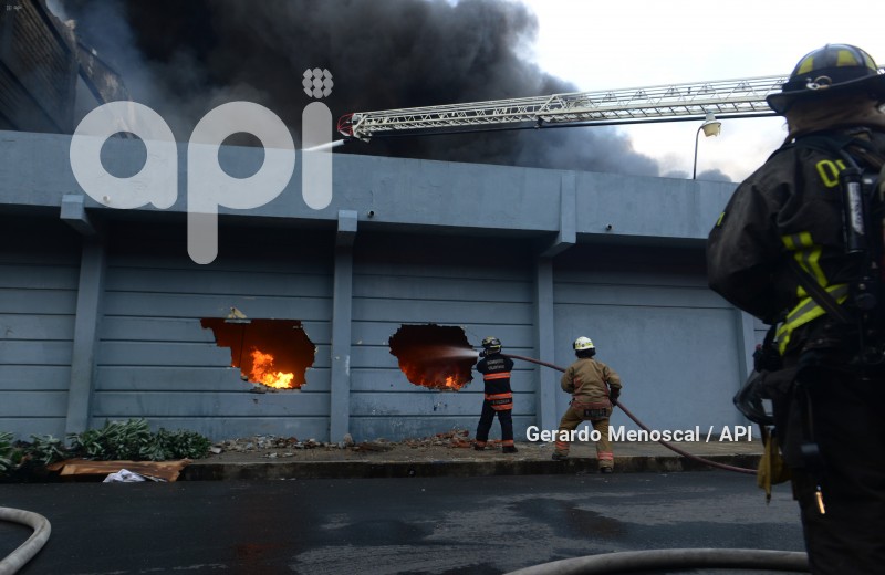 GYE-INCENDIO BODEGAS