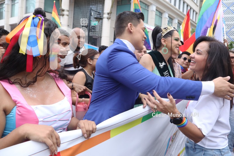GYE-DESFILE ORGULLO