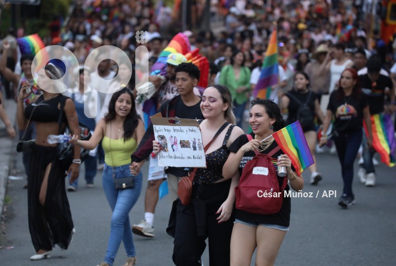 GYE-DESFILE ORGULLO
