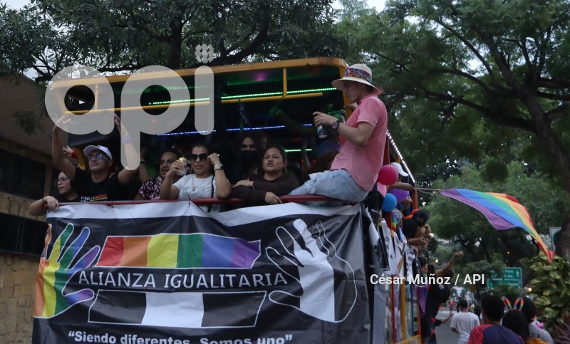 GYE-DESFILE ORGULLO