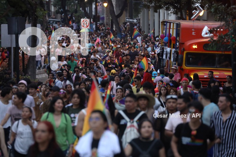 GYE-DESFILE ORGULLO