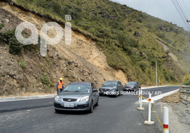 CUENCA-REAPERTURA VIA KM 49 MOLLETURO-EL EMPALME