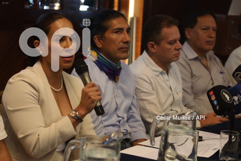 GYE-APOYO YAKU PEREZ