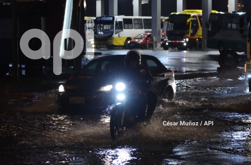 GYE-LLUVIA-JULIO