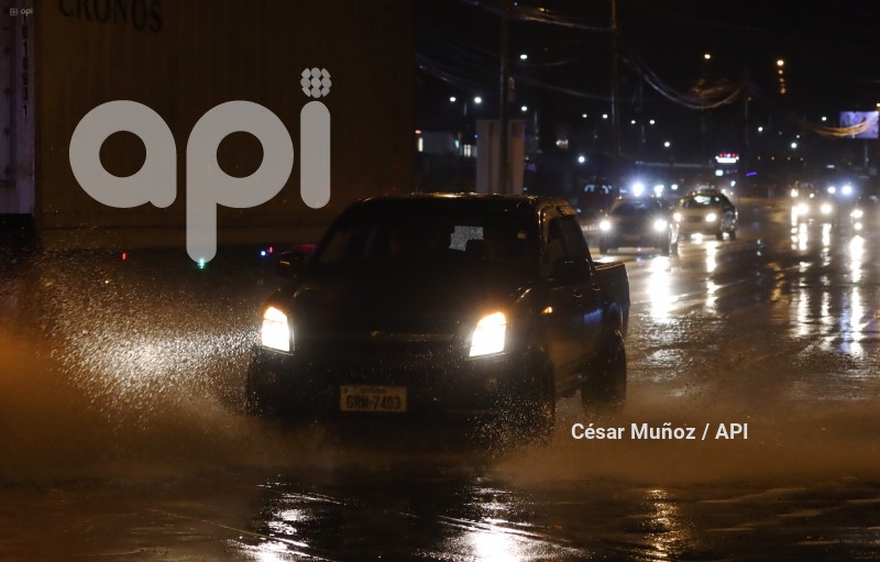 GYE-LLUVIA-JULIO