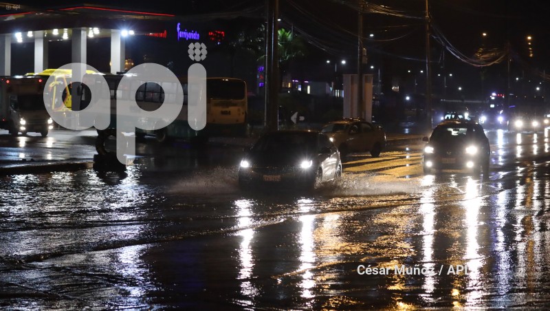 GYE-LLUVIA-JULIO