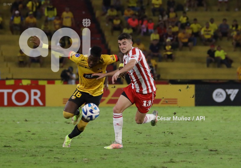 FBL-SUDAMERICANA-BARCELONA-ESTUDIANTES