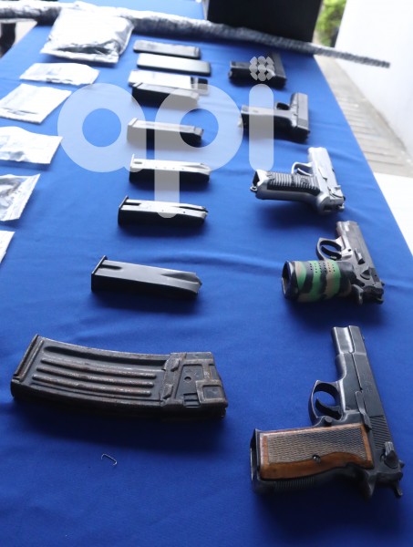 GYE-ROBO DE ARMAS