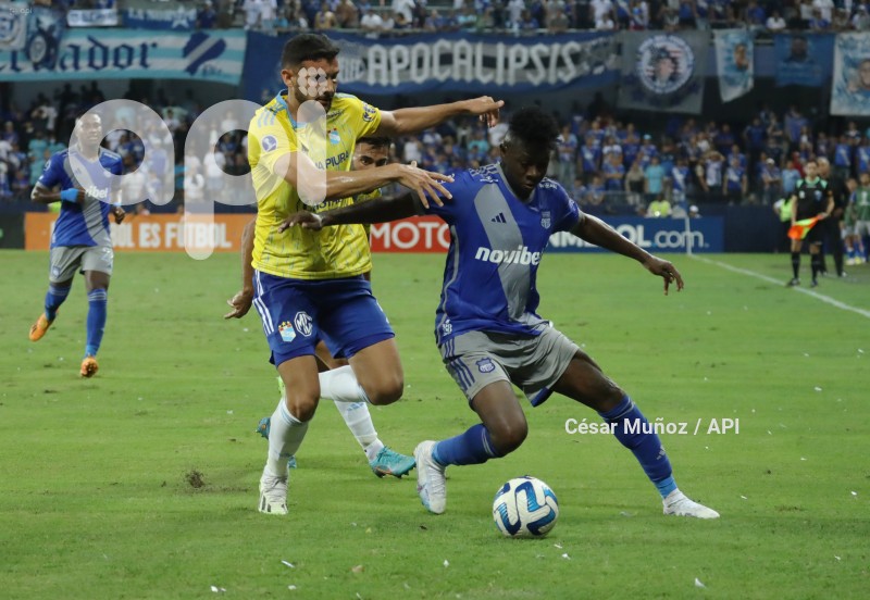 FBL-SUD-EMELEC-SPORTING CRISTAL
