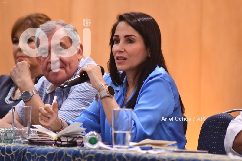 MANTA-LUISA-GONZALEZ-ELECCIONES-CAMPANA