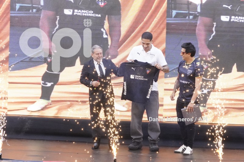 FBL-PRESENTACION-PAOLO-GUERRERO
