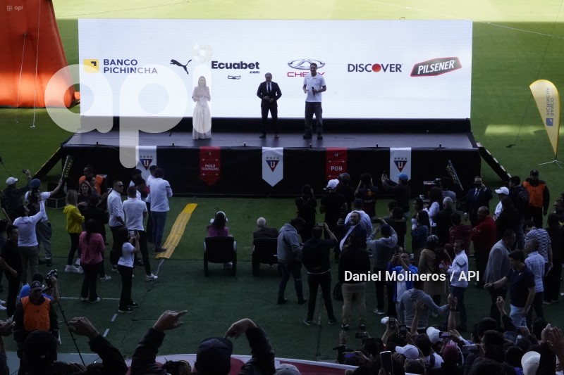 FBL-PRESENTACION-PAOLO-GUERRERO