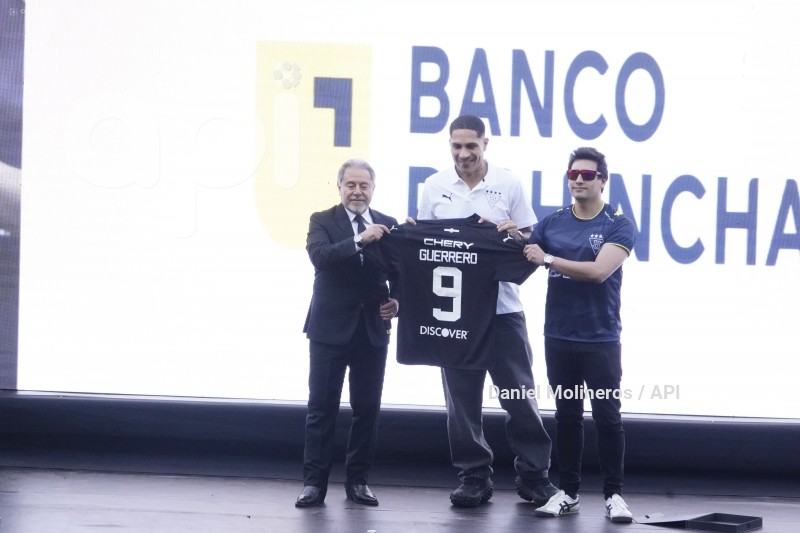 FBL-PRESENTACION-PAOLO-GUERRERO