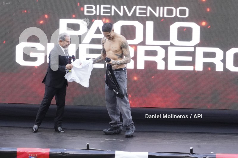FBL-PRESENTACION-PAOLO-GUERRERO