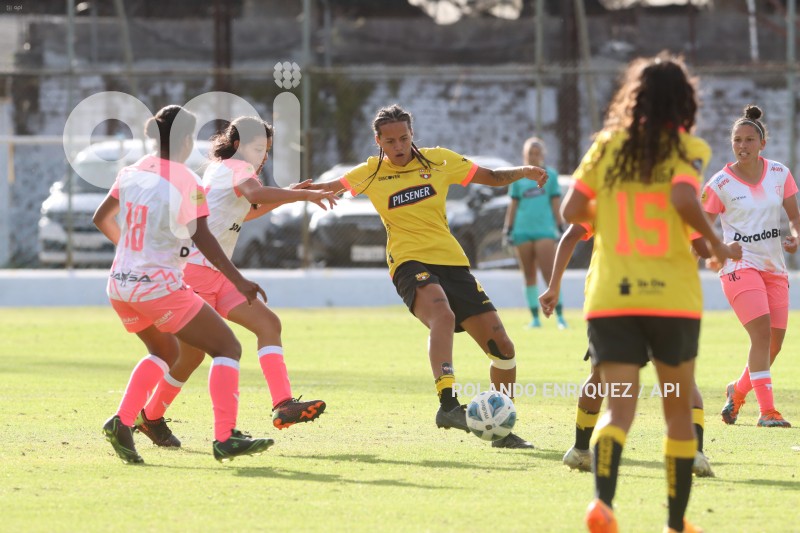 FBL-SUPERLIGA-FEMENINA-NANAS-BARCELONA