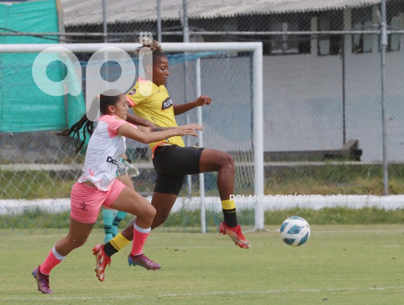 FBL-SUPERLIGA-FEMENINA-NANAS-BARCELONA