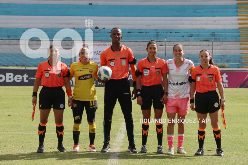 FBL-SUPERLIGA-FEMENINA-NANAS-BARCELONA