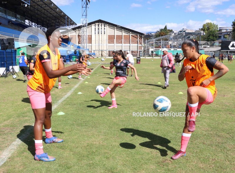 FBL-SUPERLIGA-FEMENINA-NANAS-BARCELONA