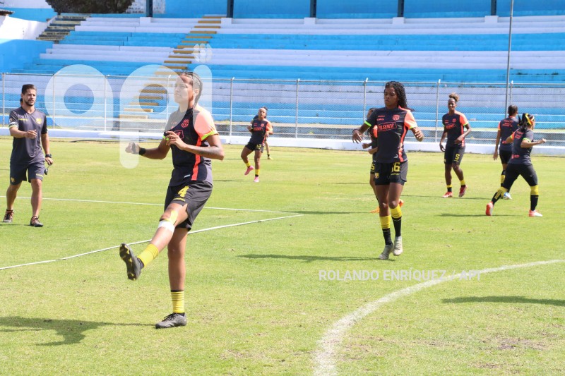 FBL-SUPERLIGA-FEMENINA-NANAS-BARCELONA