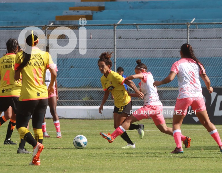 FBL-SUPERLIGA-FEMENINA-NANAS-BARCELONA