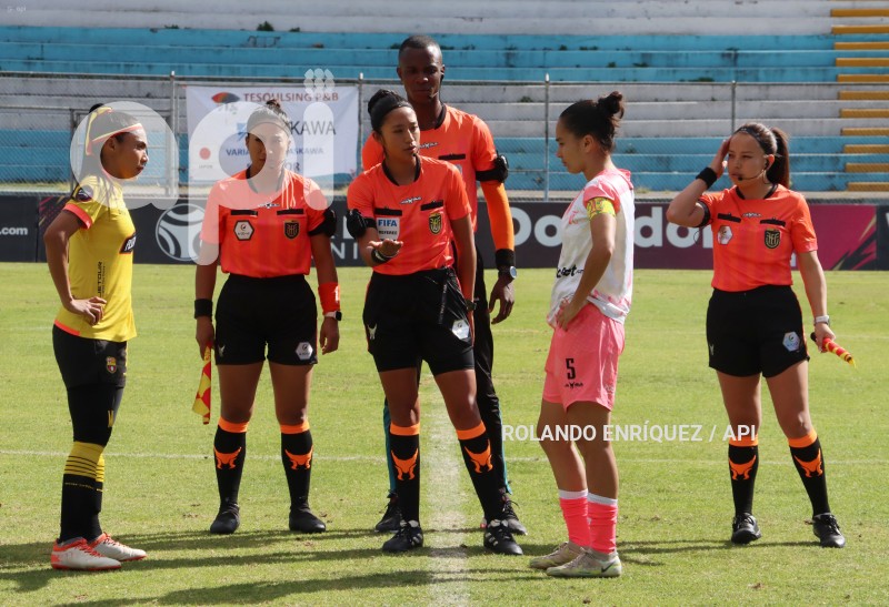 FBL-SUPERLIGA-FEMENINA-NANAS-BARCELONA