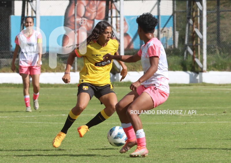 FBL-SUPERLIGA-FEMENINA-NANAS-BARCELONA