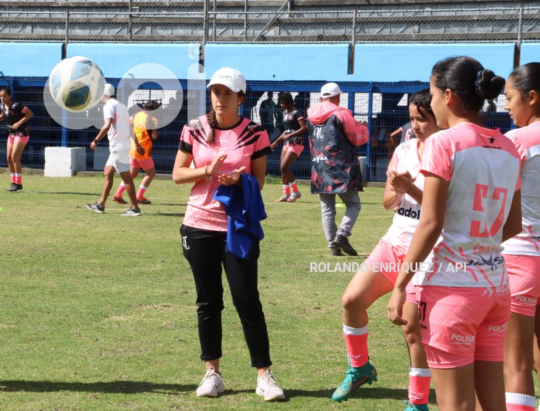 FBL-SUPERLIGA-FEMENINA-NANAS-BARCELONA