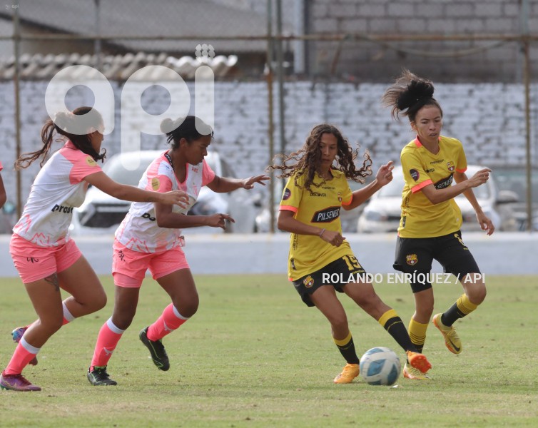 FBL-SUPERLIGA-FEMENINA-NANAS-BARCELONA