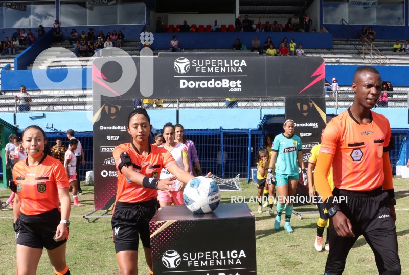 FBL-SUPERLIGA-FEMENINA-NANAS-BARCELONA