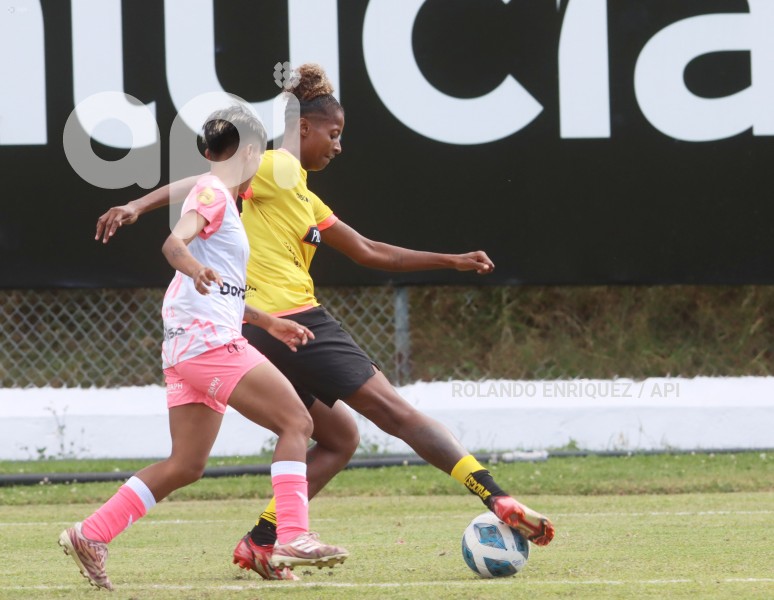 FBL-SUPERLIGA-FEMENINA-NANAS-BARCELONA