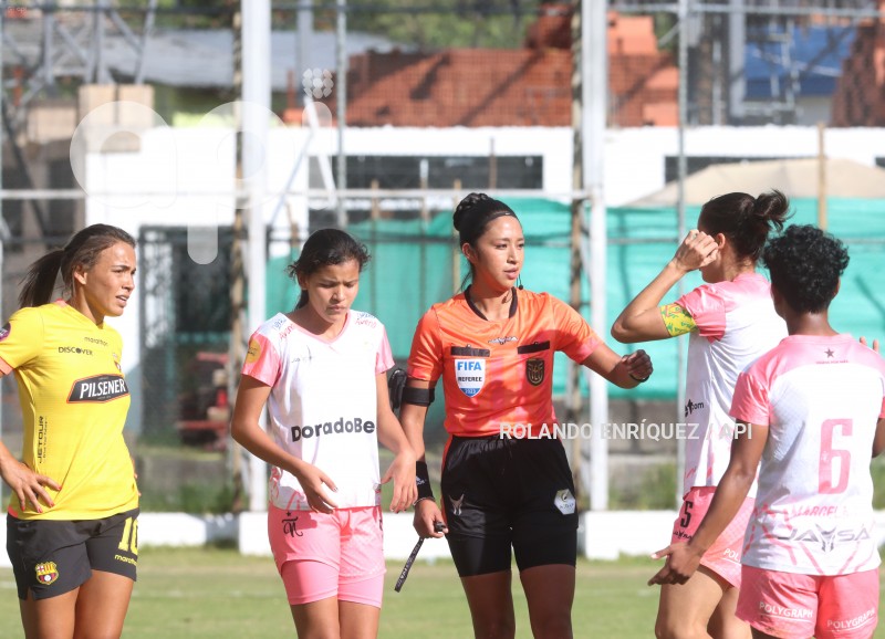 FBL-SUPERLIGA-FEMENINA-NANAS-BARCELONA
