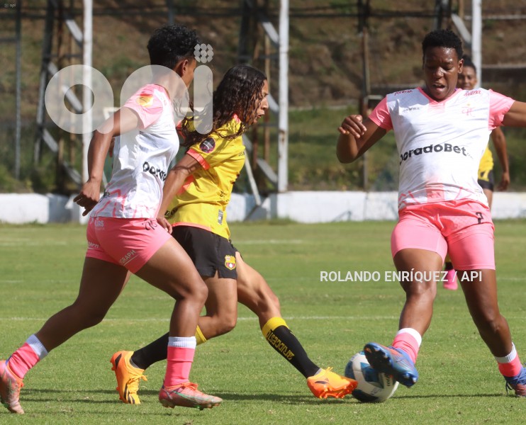FBL-SUPERLIGA-FEMENINA-NANAS-BARCELONA