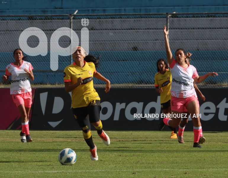 FBL-SUPERLIGA-FEMENINA-NANAS-BARCELONA