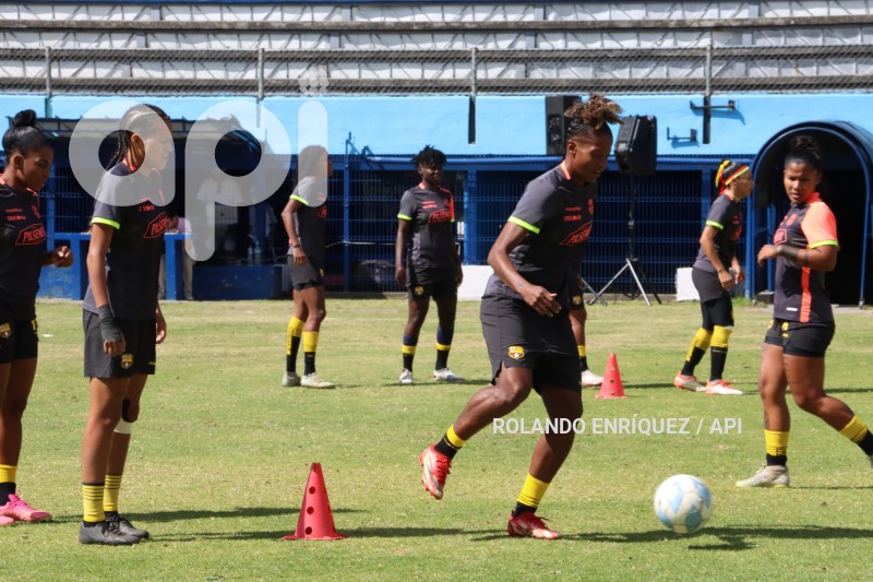 FBL-SUPERLIGA-FEMENINA-NANAS-BARCELONA
