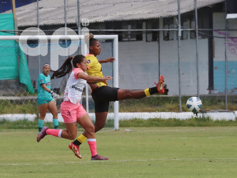 FBL-SUPERLIGA-FEMENINA-NANAS-BARCELONA