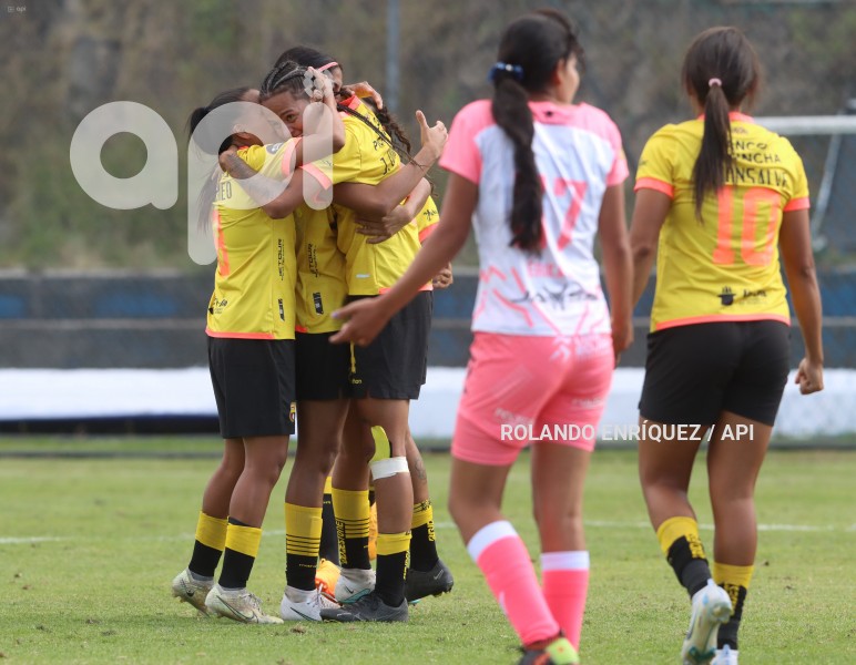 FBL-SUPERLIGA-FEMENINA-NANAS-BARCELONA