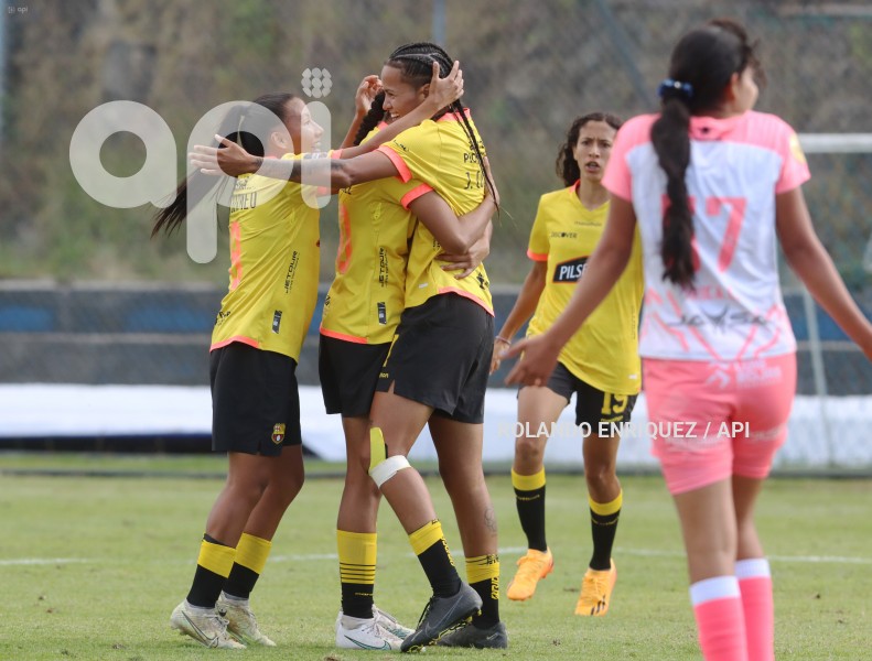 FBL-SUPERLIGA-FEMENINA-NANAS-BARCELONA