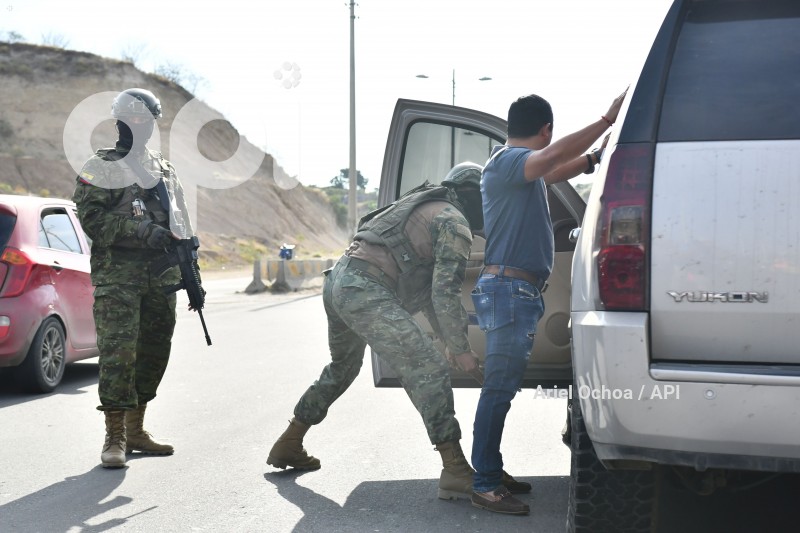 MANTA-ESTADO-DE-EXCEPCION-CONTROL-ARMAS