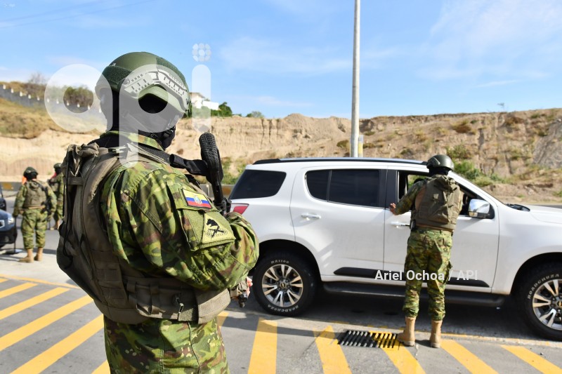 MANTA-ESTADO-DE-EXCEPCION-CONTROL-ARMAS