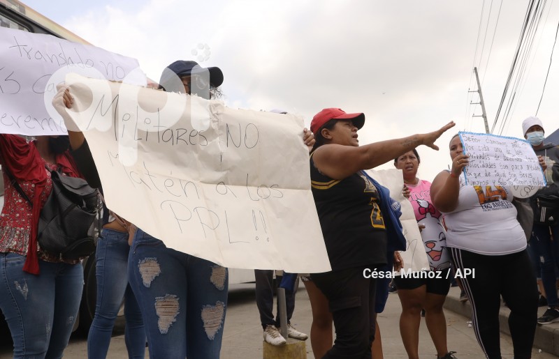 GYE-PENITENCIARIA-FAMILIARES